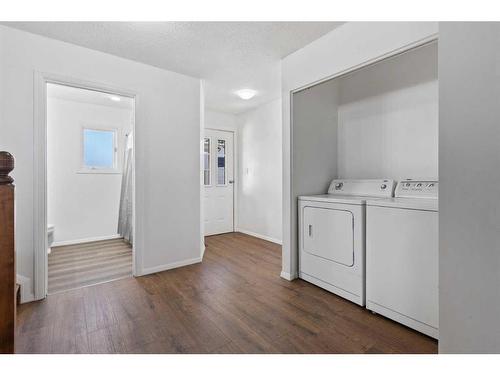 5419 51 Avenue, Camrose, AB - Indoor Photo Showing Laundry Room