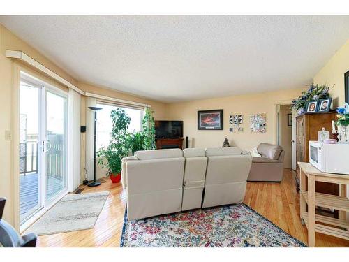 42-2821 Botterill Crescent, Red Deer, AB - Indoor Photo Showing Laundry Room