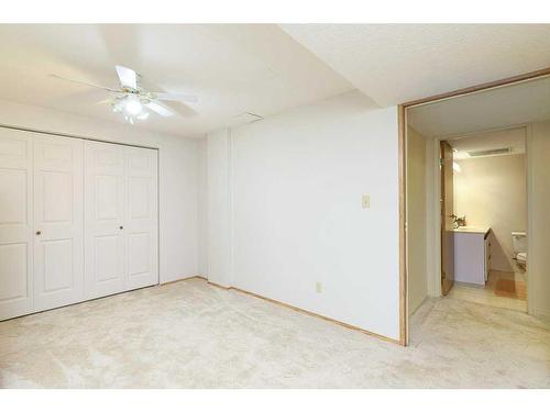 42-2821 Botterill Crescent, Red Deer, AB - Indoor Photo Showing Other Room
