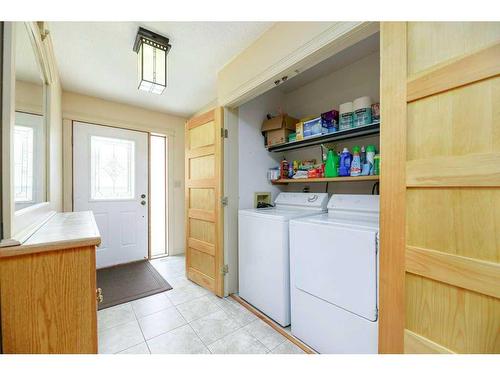 42-2821 Botterill Crescent, Red Deer, AB - Indoor Photo Showing Laundry Room