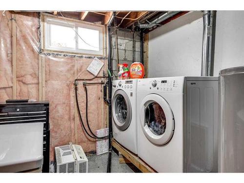 5107 61 Avenue, Ponoka, AB - Indoor Photo Showing Laundry Room