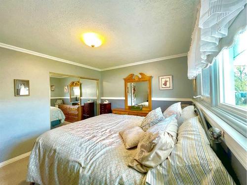 5708 47 Avenue, Camrose, AB - Indoor Photo Showing Bedroom