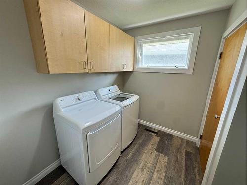 4110 37 Avenue, Red Deer, AB - Indoor Photo Showing Laundry Room