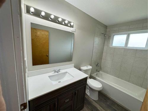 4110 37 Avenue, Red Deer, AB - Indoor Photo Showing Bathroom