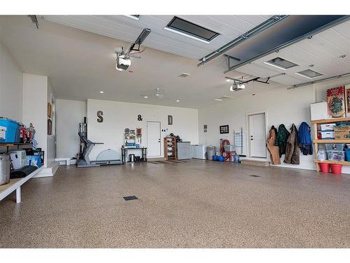 46180 Range Road 191, Rural Camrose County, AB - Indoor Photo Showing Garage
