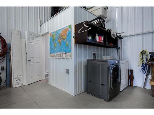 46180 Range Road 191, Rural Camrose County, AB - Indoor Photo Showing Laundry Room