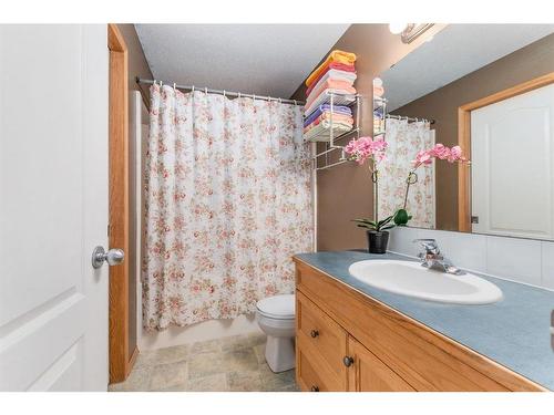 217-260 Duston Street, Red Deer, AB - Indoor Photo Showing Bathroom