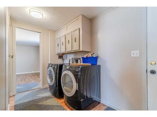 423002 Range Road 260, Ponoka, AB - Indoor Photo Showing Laundry Room