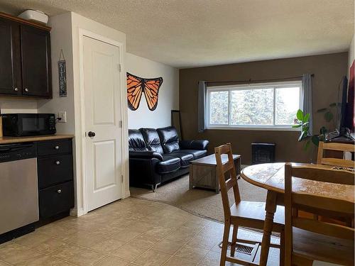 16-4504 41 Street, Camrose, AB 