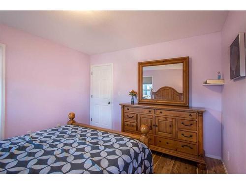 140 Lanterman Close, Red Deer, AB - Indoor Photo Showing Bedroom