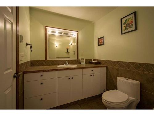 140 Lanterman Close, Red Deer, AB - Indoor Photo Showing Bathroom