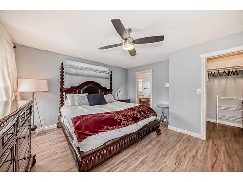 7206 61 Street, Rocky Mountain House, AB - Indoor Photo Showing Bedroom