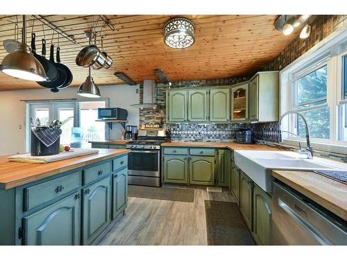 24027 Highway 595, Rural Red Deer County, AB - Indoor Photo Showing Kitchen