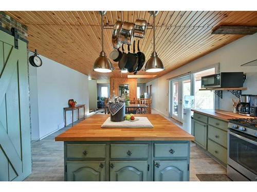 24027 Highway 595, Rural Red Deer County, AB - Indoor Photo Showing Kitchen
