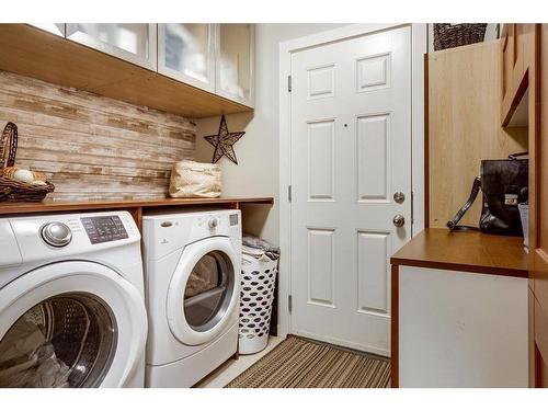 248 Van Slyke Way Nw, Red Deer, AB - Indoor Photo Showing Laundry Room