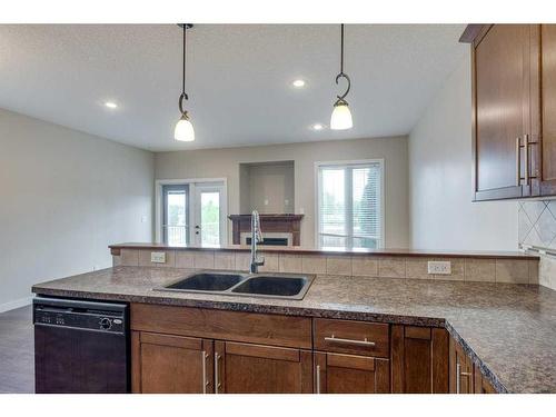 35 Shaw Close, Red Deer, AB - Indoor Photo Showing Kitchen With Double Sink
