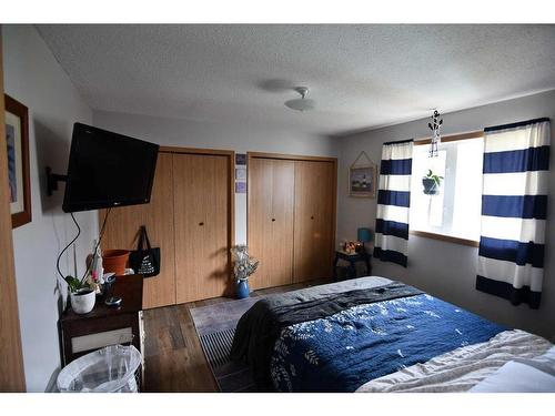 5125 A & B Victoria Avenue, Coronation, AB - Indoor Photo Showing Bedroom