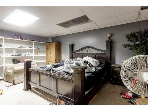 5024 48 Street, Innisfail, AB - Indoor Photo Showing Bedroom