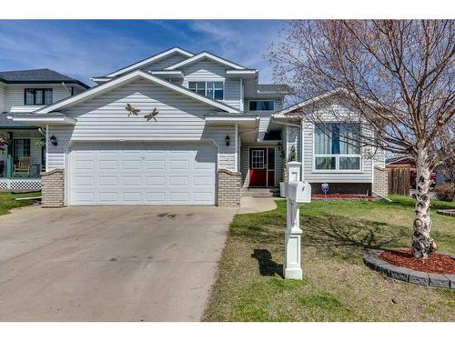 6002 44 Street Crescent, Innisfail, AB - Outdoor With Facade