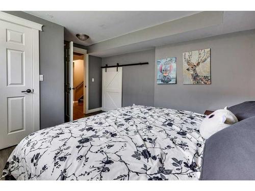 6002 44 Street Crescent, Innisfail, AB - Indoor Photo Showing Bedroom
