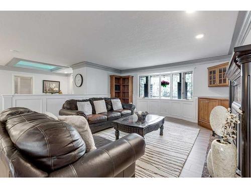3526 Spruce Drive, Red Deer, AB - Indoor Photo Showing Living Room