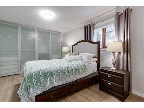 3526 Spruce Drive, Red Deer, AB - Indoor Photo Showing Bedroom