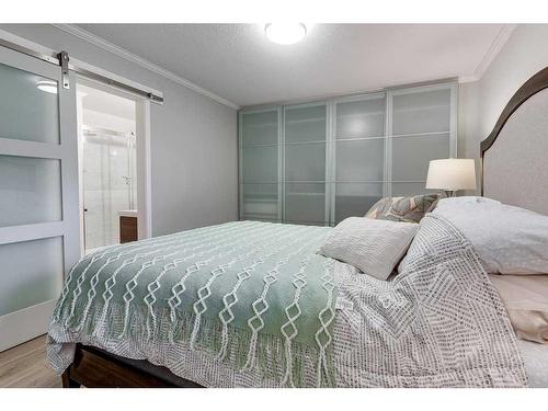 3526 Spruce Drive, Red Deer, AB - Indoor Photo Showing Bedroom