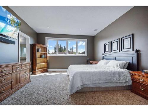 32 Connaught Crescent, Red Deer, AB - Indoor Photo Showing Bedroom