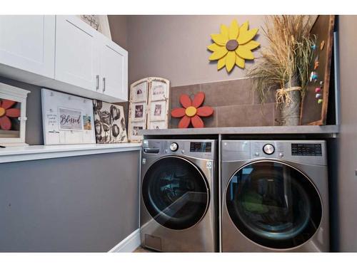 32 Connaught Crescent, Red Deer, AB - Indoor Photo Showing Laundry Room