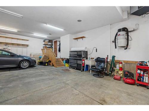 32 Connaught Crescent, Red Deer, AB - Indoor Photo Showing Garage