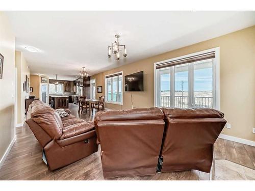 433014A Range Road 11, Rural Ponoka County, AB - Indoor Photo Showing Living Room