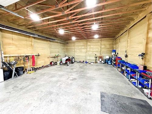 433014A Range Road 11, Rural Ponoka County, AB - Indoor Photo Showing Garage