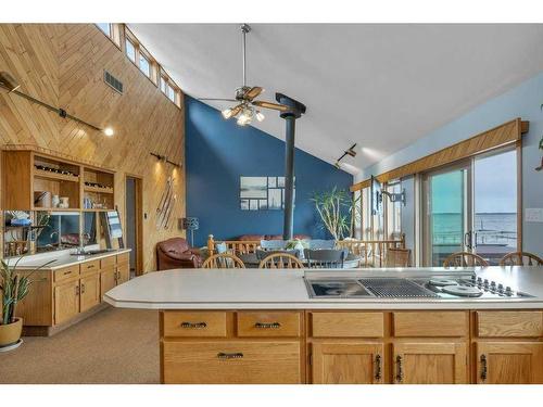 35 Lakeshore Dr, Grandview, AB - Indoor Photo Showing Kitchen With Double Sink