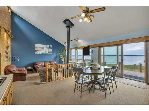 35 Lakeshore Dr, Grandview, AB - Indoor Photo Showing Dining Room