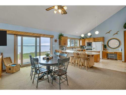35 Lakeshore Dr, Grandview, AB - Indoor Photo Showing Dining Room