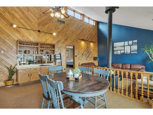 35 Lakeshore Dr, Grandview, AB - Indoor Photo Showing Dining Room