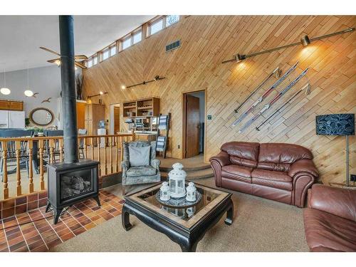 35 Lakeshore Dr, Grandview, AB - Indoor Photo Showing Living Room With Fireplace