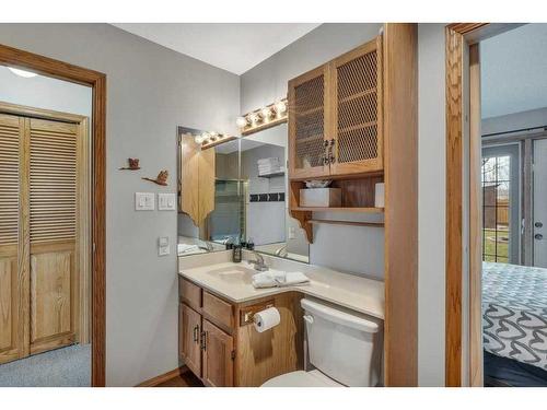 35 Lakeshore Dr, Grandview, AB - Indoor Photo Showing Bathroom