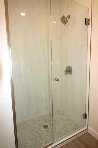 6209 Valleyview Drive, Camrose, AB - Indoor Photo Showing Bathroom