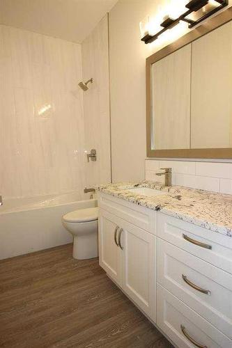 6209 Valleyview Drive, Camrose, AB - Indoor Photo Showing Bathroom