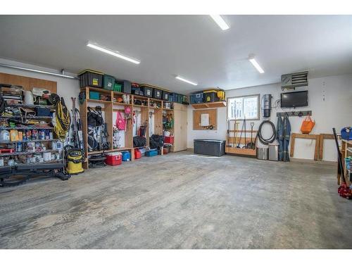 82 Mann Drive, Penhold, AB - Indoor Photo Showing Garage