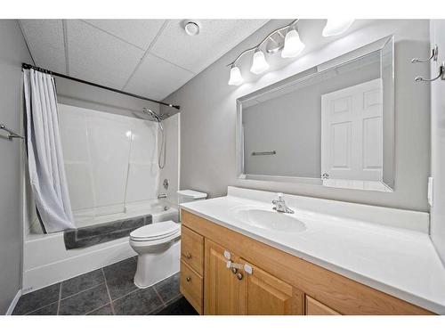 4304 68 Street, Stettler, AB - Indoor Photo Showing Bathroom