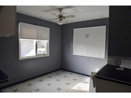664 12 Avenue South, Carstairs, AB - Indoor Photo Showing Other Room