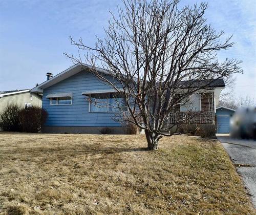 664 12 Avenue South, Carstairs, AB - Outdoor