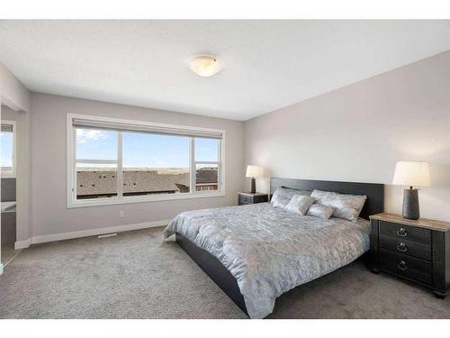 23 Crestbrook Link Sw, Calgary, AB - Indoor Photo Showing Bedroom