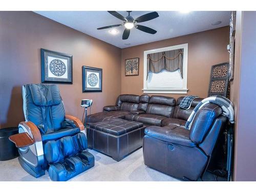 6 Ingram Close, Red Deer, AB - Indoor Photo Showing Living Room