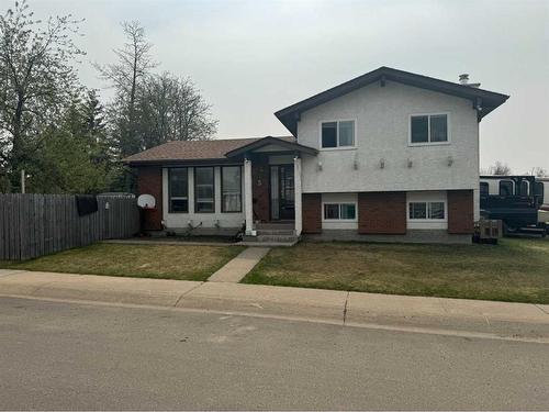 5 Cunningham Crescent, Red Deer, AB - Outdoor With Facade