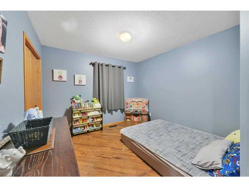 78 Westglen Boulevard, Blackfalds, AB - Indoor Photo Showing Bedroom