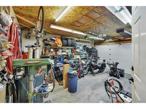 78 Westglen Boulevard, Blackfalds, AB - Indoor Photo Showing Garage