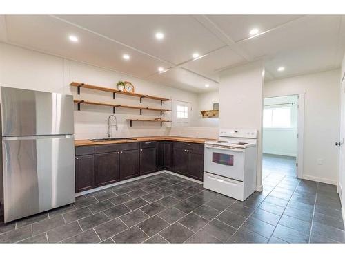 36547 Rr 20-2, Rural Stettler No. 6, County Of, AB - Indoor Photo Showing Kitchen